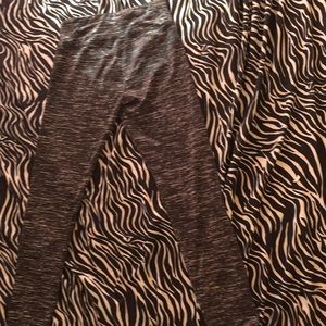 Black and white design yoga’s